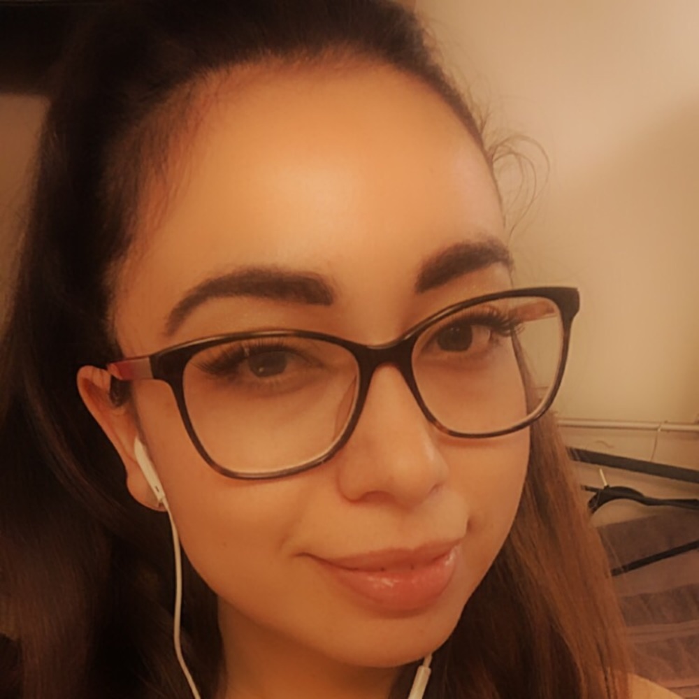 Meet your Posher, Lesly